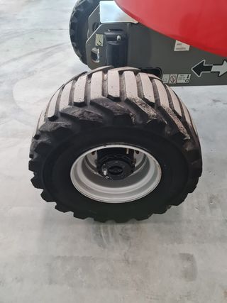 PLATAFORMA ELEVADORA JLG 450AJ