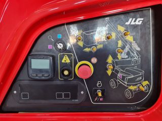 PLATAFORMA ELEVADORA JLG 450AJ