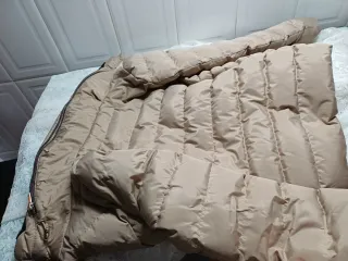 Cazadora acolchada beige