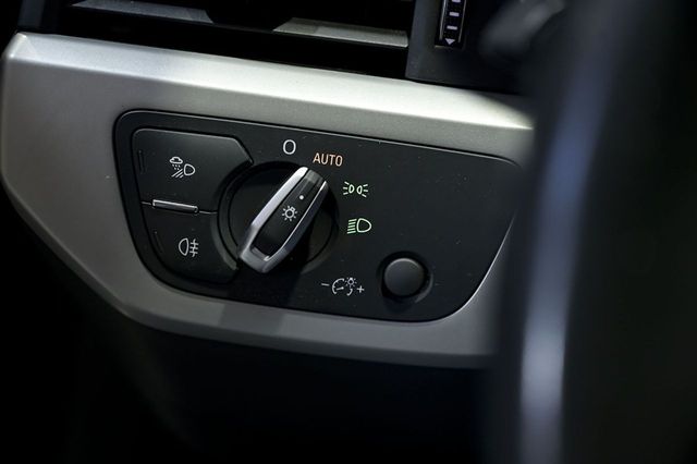 Audi A4 Advanced 30 TDI 100kW 136CV S tronic