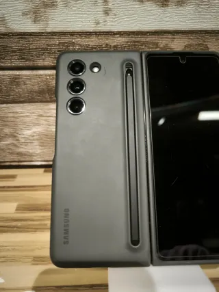 Samsung Galaxy Z Fold 5