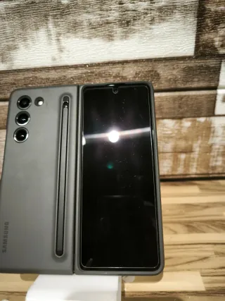 Samsung Galaxy Z Fold 5