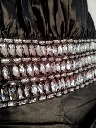 Vestito lungo marrone con strass