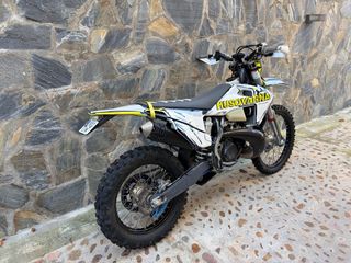 HUSQVARNA TE 300 i 2022 2T