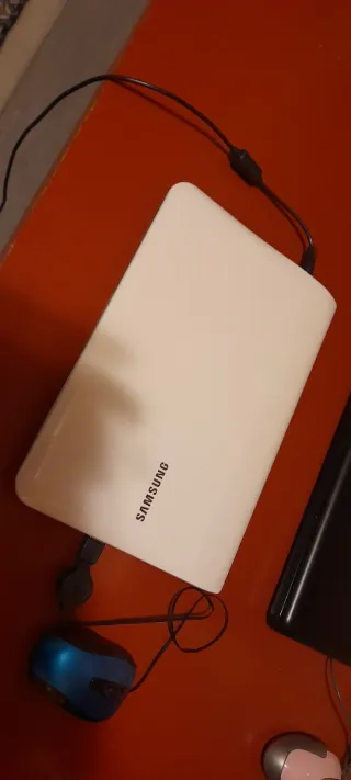 Portatil SAMSUNG