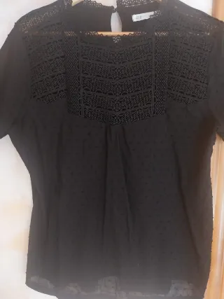 Camiseta negra manga corta encaje