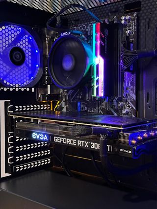 PC GAMING RYZEN 5 5600X/RTX ULTRA EVGA 3060TI 8GB