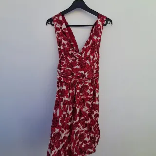 Vestido estampado rosas rojas