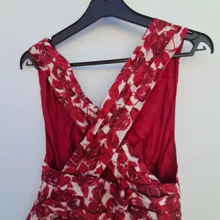 Vestido estampado rosas rojas