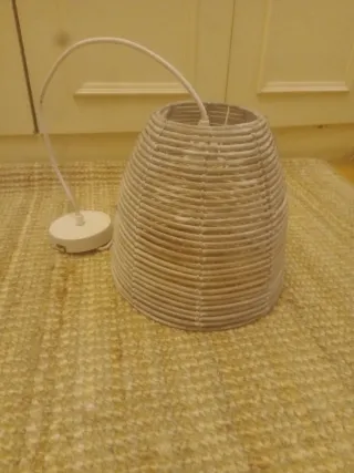 Lámpara de techo de mimbre