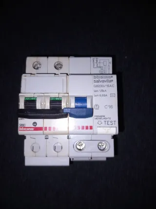 Interruttore Bticino Salvavita G8230/16AC