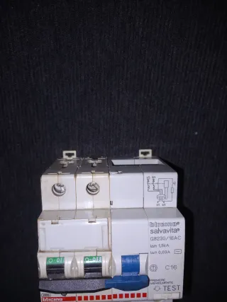 Interruttore Bticino Salvavita G8230/16AC