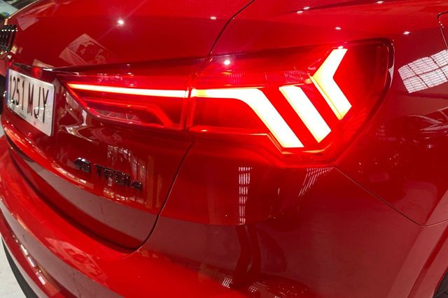 Audi Q3 45 TFSI e 180kW S tronic Black Line