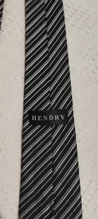 Corbata HENDRY rayas diagonales negro/plateado