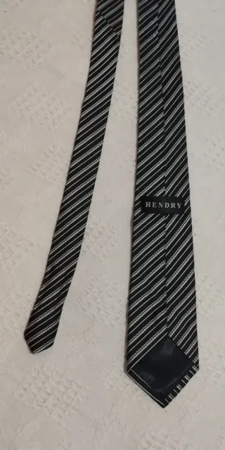 Corbata HENDRY rayas diagonales negro/plateado