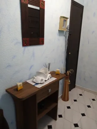 Se alquila habitación.