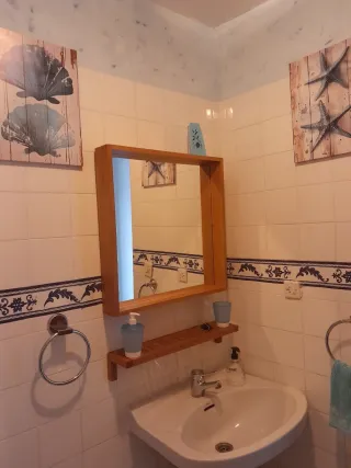 Se alquila habitación.