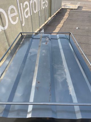 Remolque cerrado tipo furgón