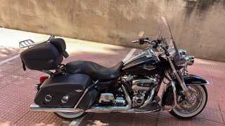 Harley Davidson Road King M8 107,