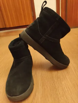 Botas ugg Negras impermeables. Talla 38