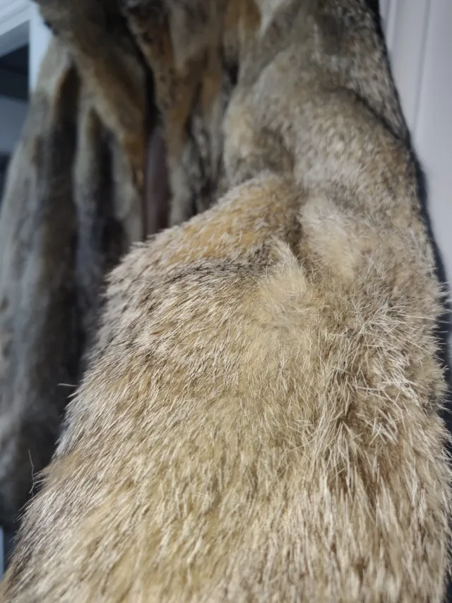 Abrigo de piel auténtica