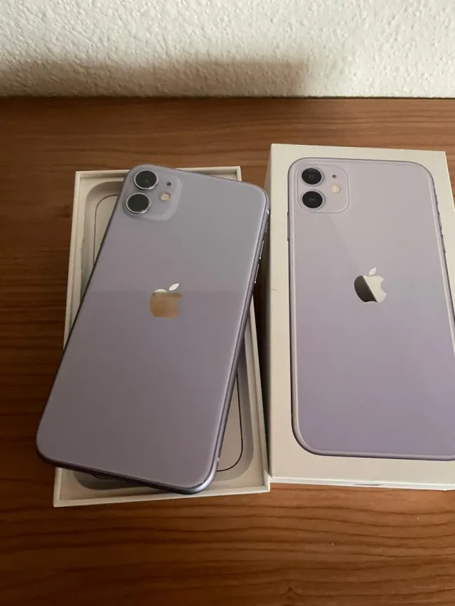 iPhone 11 64GB Roxo