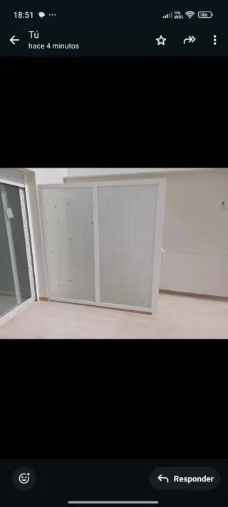 Cerramiento de aluminio con puerta