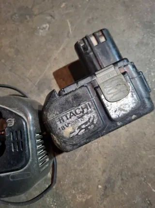 Cargador y Batería Hitachi 18V