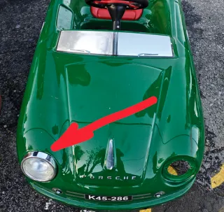 Faro de porche. Coche de pedales