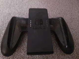 Nintendo Switch con 2 fundas y juego