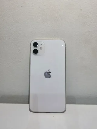 IPHON 11 EN MUY BIEN ESTADO