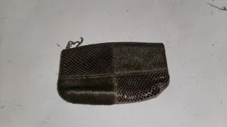 Monedero de piel recreacion de serpiente