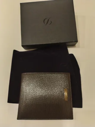 Cartera ,billetera nueva a estrena