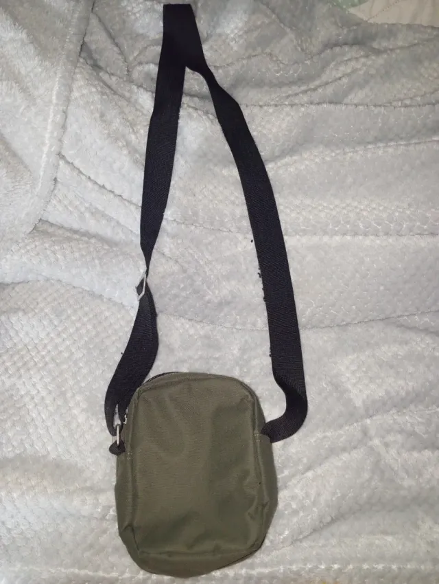 Bandolera Dockers muy bonita