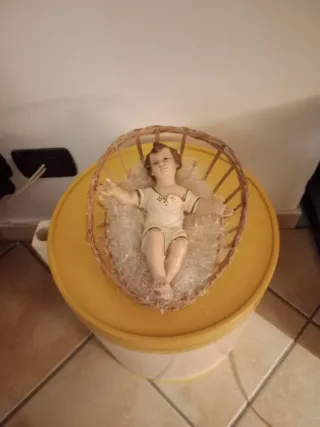 Bambin Gesù in culla