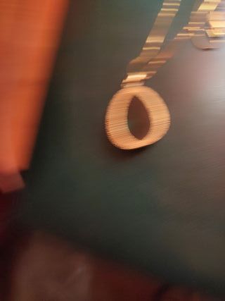 Collar y pendientes de oro con esmeraldas