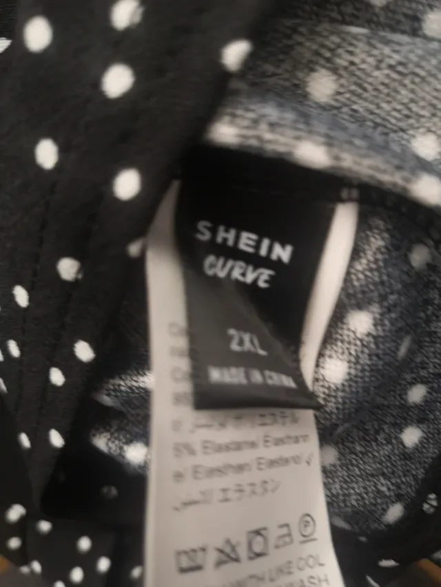 Camiseta mangas abullonadas. Sin estrenar