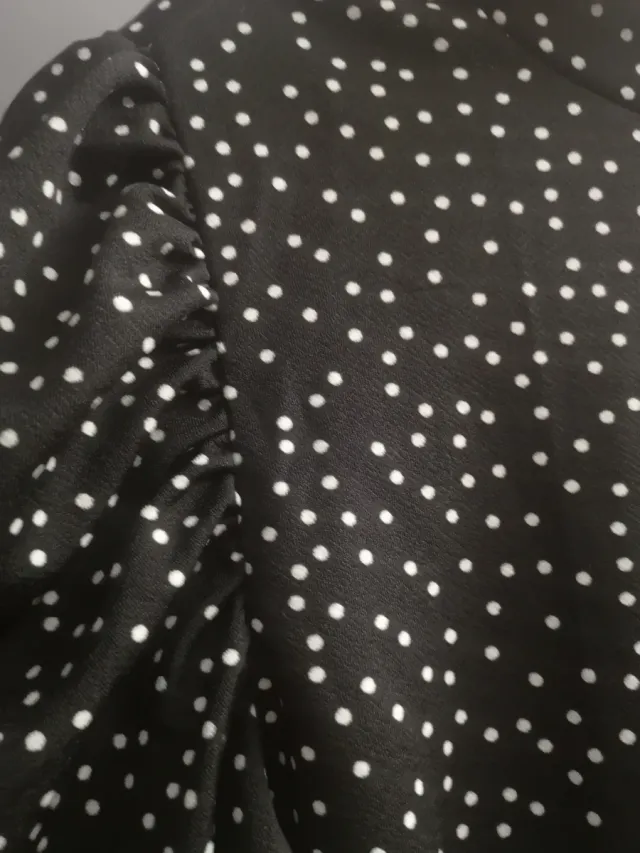 Camiseta mangas abullonadas. Sin estrenar