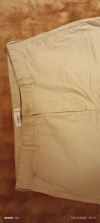 Pantalón chino Pull and Bear chico