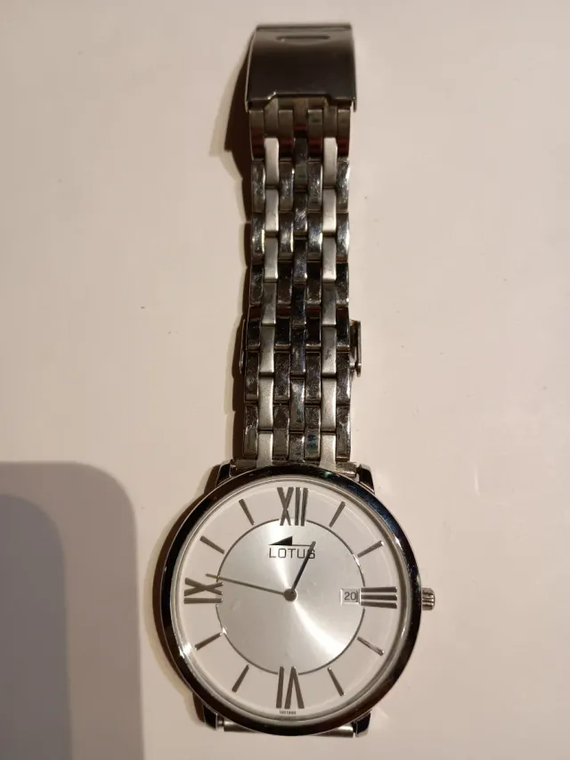 Reloj Lotus