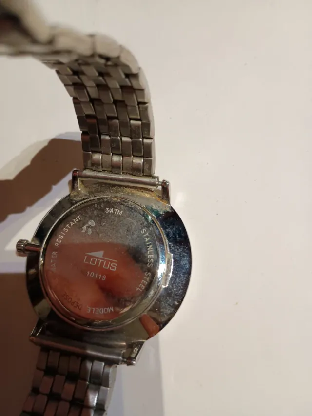 Reloj Lotus