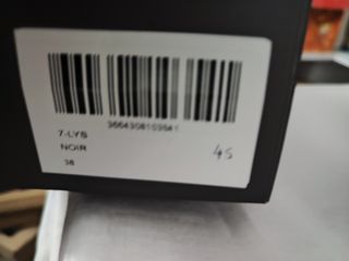 Sandalias tacon ancho charol negro Chattawak