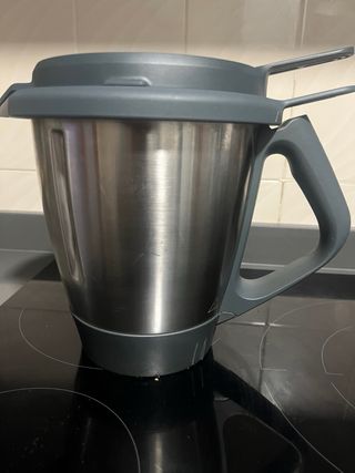 TM6 Blanca muy buen estado poco uso con un 2 vaso