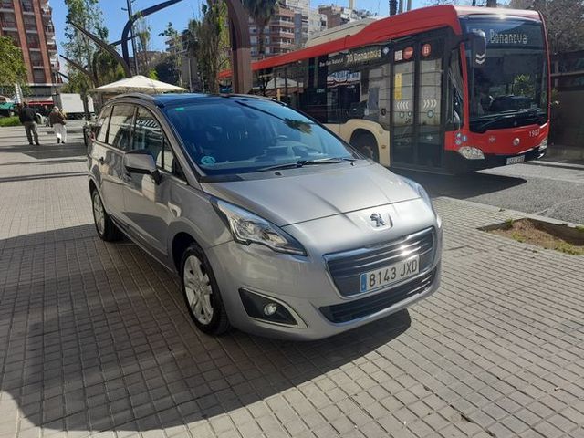 Peugeot 5008 Allure 1.6 BlueHDi 88KW (120CV)