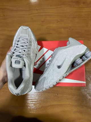 Nike Shox R4 Grey