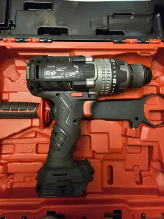 Taladro atornillador Parkside con maletín