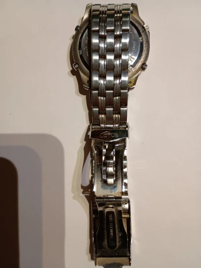 Reloj Lotus