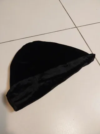 Montera de terciopelo indumentaria tradicional