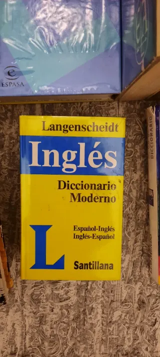 Diccionarios varios idiomas.