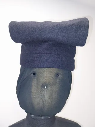 Barretina indumentaria tradicional